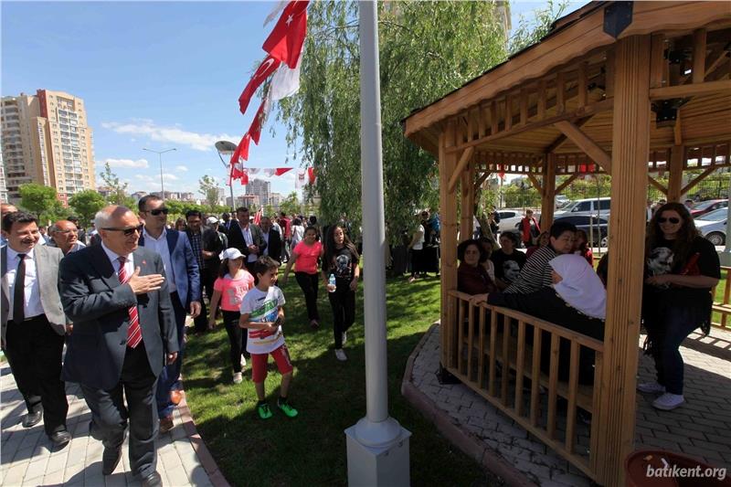 Batıkent'te Aziz Sancar parkı açıldı. 