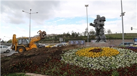 Ankara'nın yeni heykeli: "Transformers robotu..."