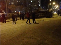 Batıkent'te dolmuş ve kamyonet trafik kazası yaptı: 4 yaralı!